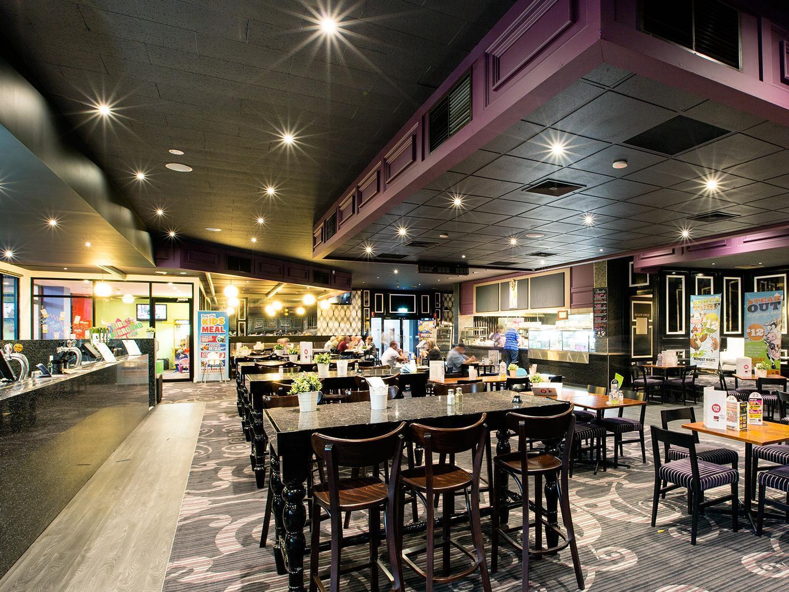 Nightcap At Skyways Hotel Melbourne City Exterior foto