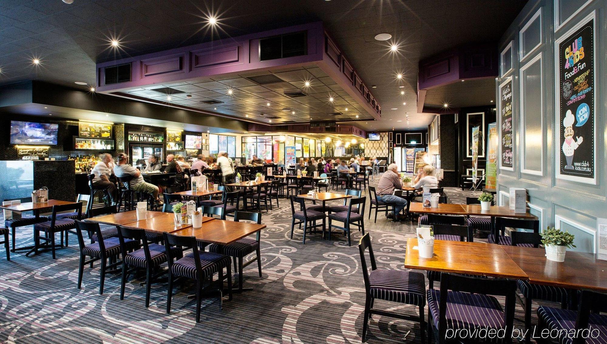 Nightcap At Skyways Hotel Melbourne City Exterior foto